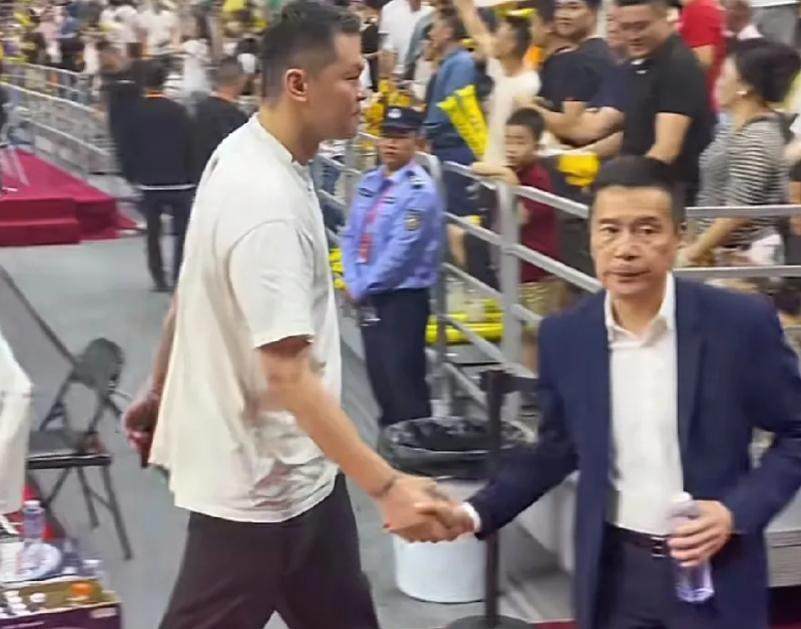 九游娱乐app下载-广东3消息！胡明轩尿检结果出炉，陈老板鼓舞球队，主场严阵以待